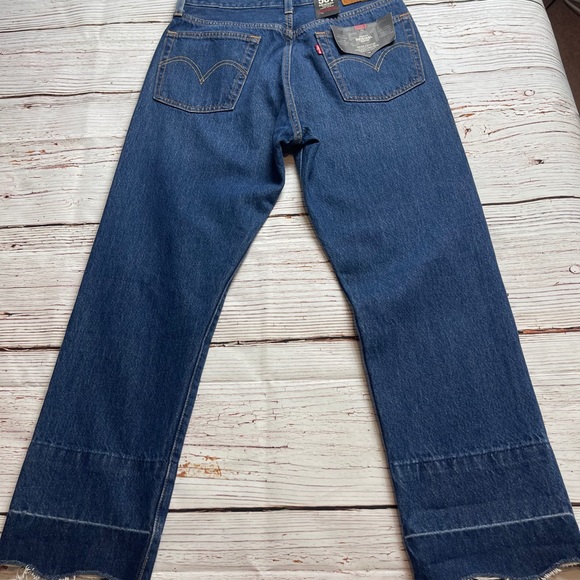 Levi’s 501 high waist button fly crop distressed - Picture 6 of 12